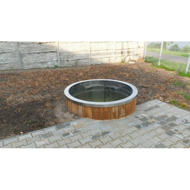 Bathing barrel with furnace