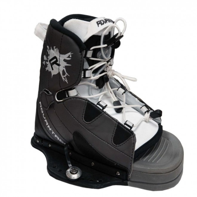 Lyric Wakeboard with Advantage Boots