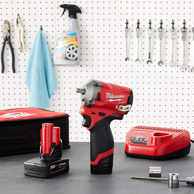 MILWAUKEE M12 FUEL Stubby 3/8 in.