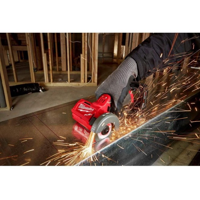 Milwaukee M12 2522-21XCH FUEL 12-Volt 3 in. Lithium-Ion Brushless Cordless Cut Off Saw Kit with One 4.0 Ah Battery, Charger, Blades, Dust Shoe and Bag