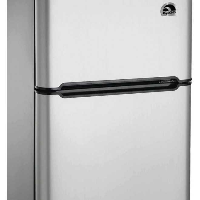 Igloo CURFR459 2 Door Refrigerator/Freezer, 4.5 cu. ft, Platinum