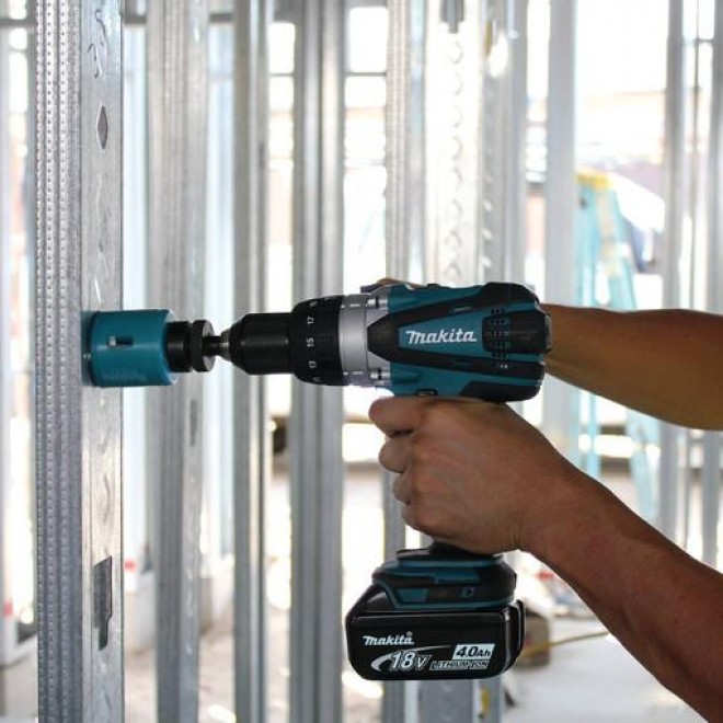 Makita XT263M 18V LXT Li-Ion Cordless 2-Piece Combo Kit (Hammer Drill/ Impact Driver) 4.0 Ah