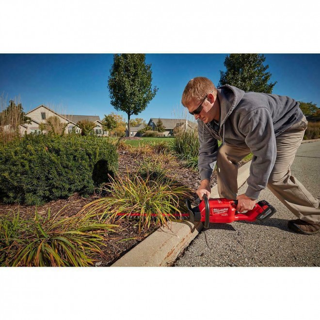 Milwaukee Cordless Hedge Trimmer 18 Volt Lithium Ion Brushless 5.0Ah Battery New