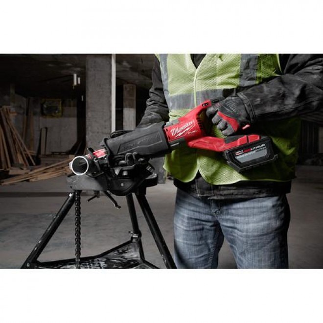Milwaukee 2722-21HD M18 FUEL Super Sawzall Kit