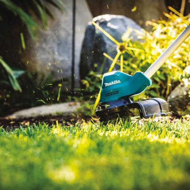 Makita XT286SM1 18V LXT 2-Pc. Blower and String Trimmer Combo Kit (4.0Ah)